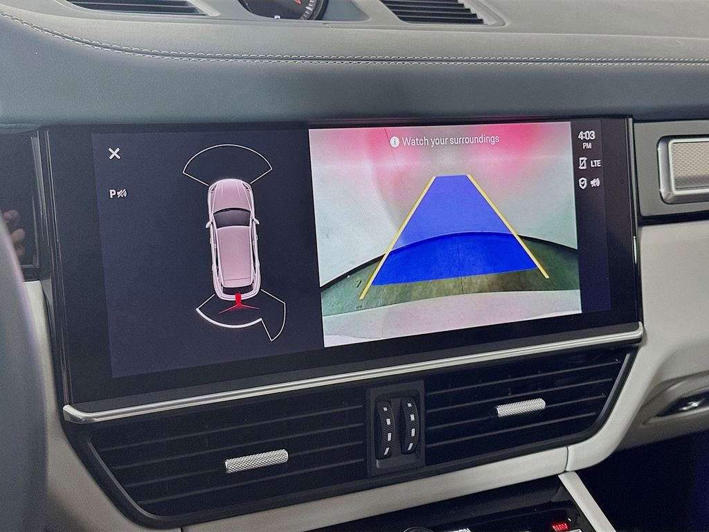 Certified 2023 Porsche Cayenne Platinum Edition image 17