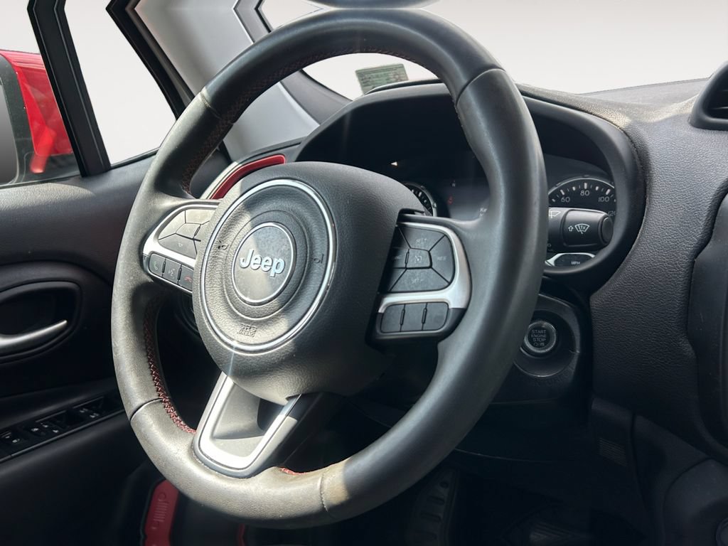 Used 2023 Jeep Renegade Latitude AWD/4WD image 12