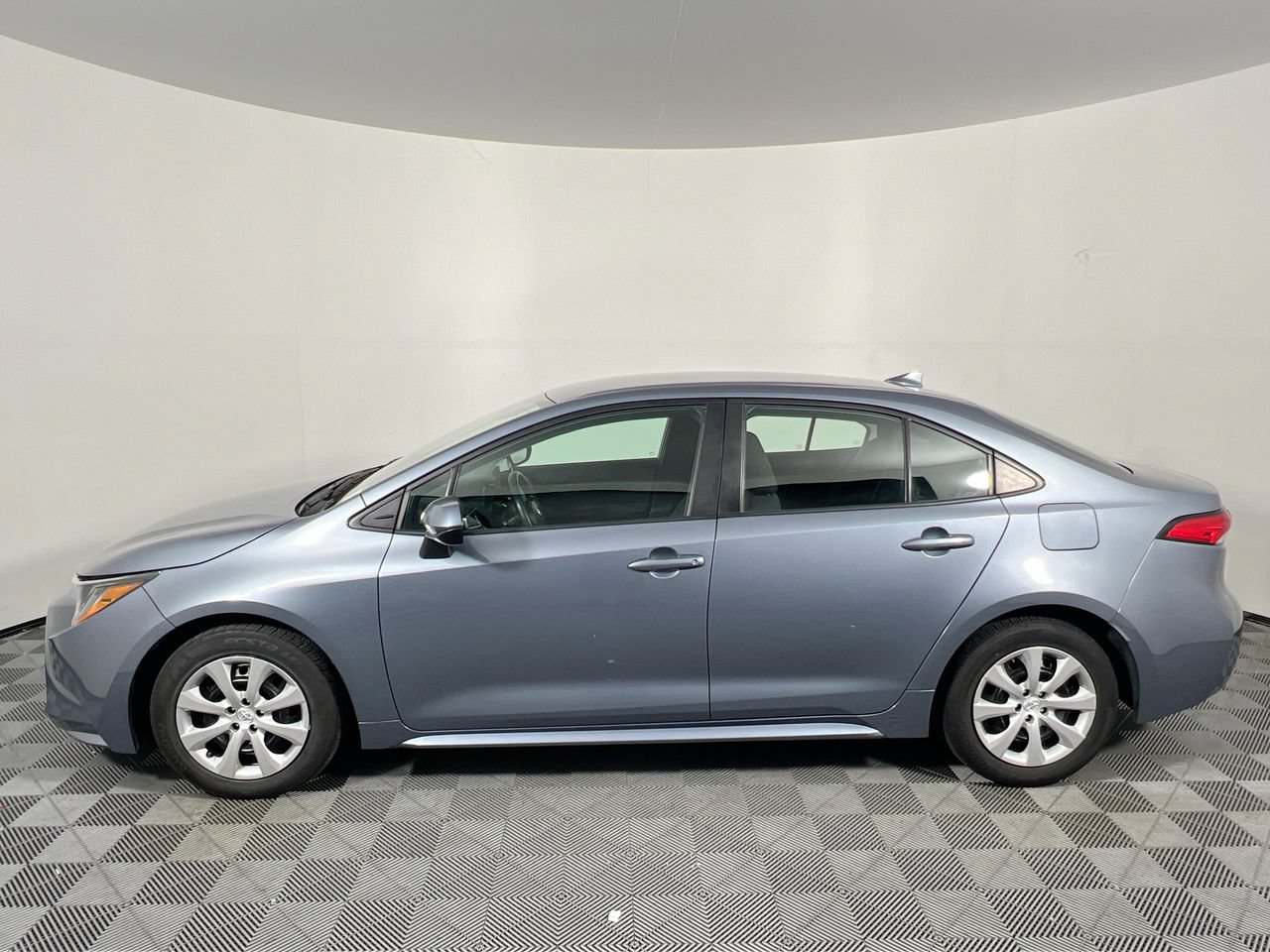 Used 2024 Toyota Corolla LE FWD image 6