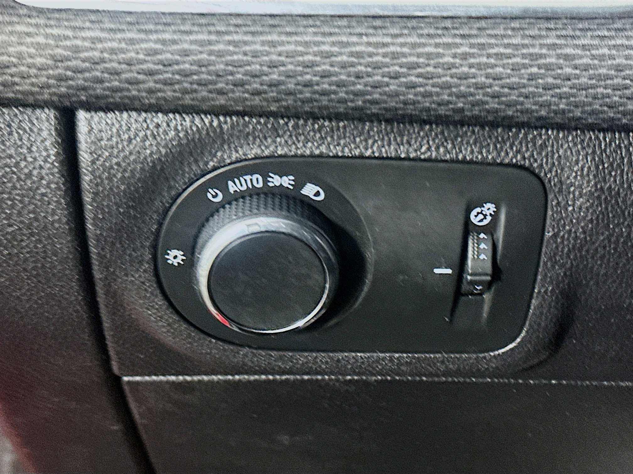 Used 2017 Chevrolet Cruze LS image 17