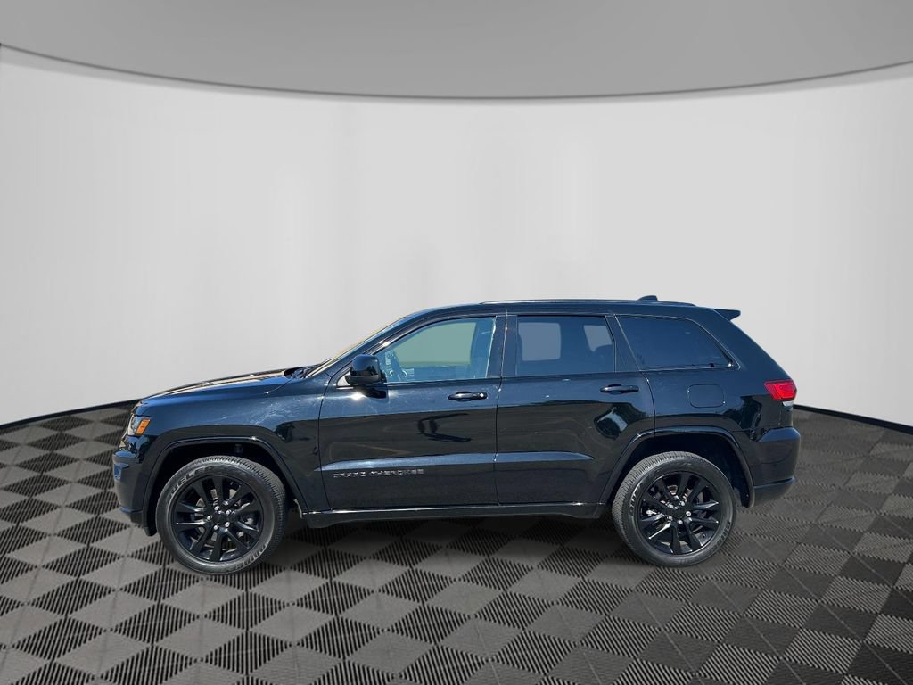 Used 2021 Jeep Grand Cherokee Laredo X AWD/4WD image 2