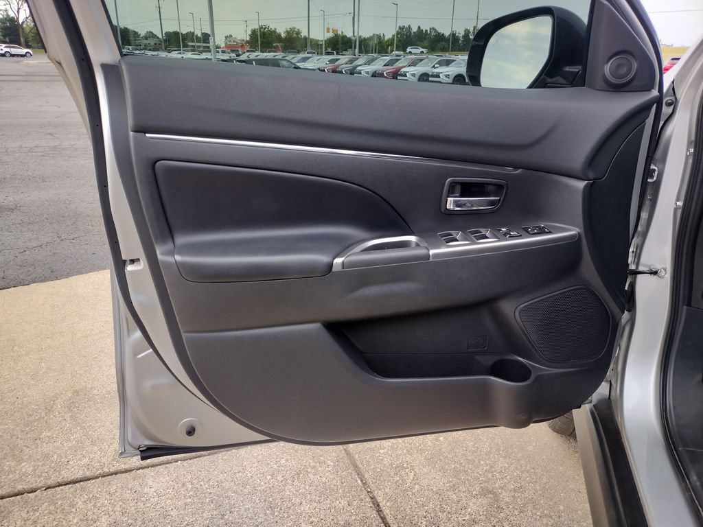 Used 2023 Mitsubishi Outlander Sport SE AWD/4WD image 19