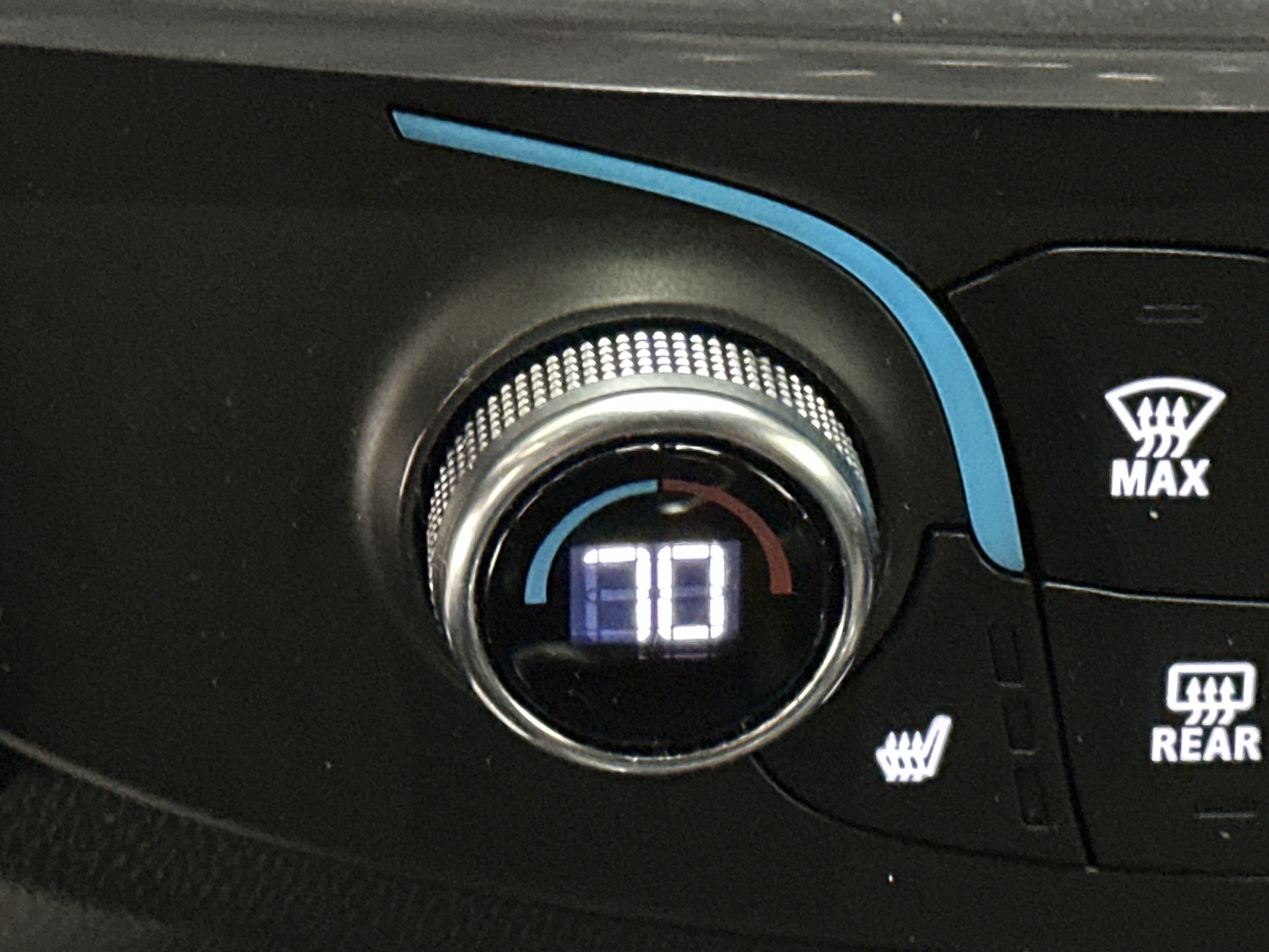 Used 2022 Chevrolet Traverse LT image 39