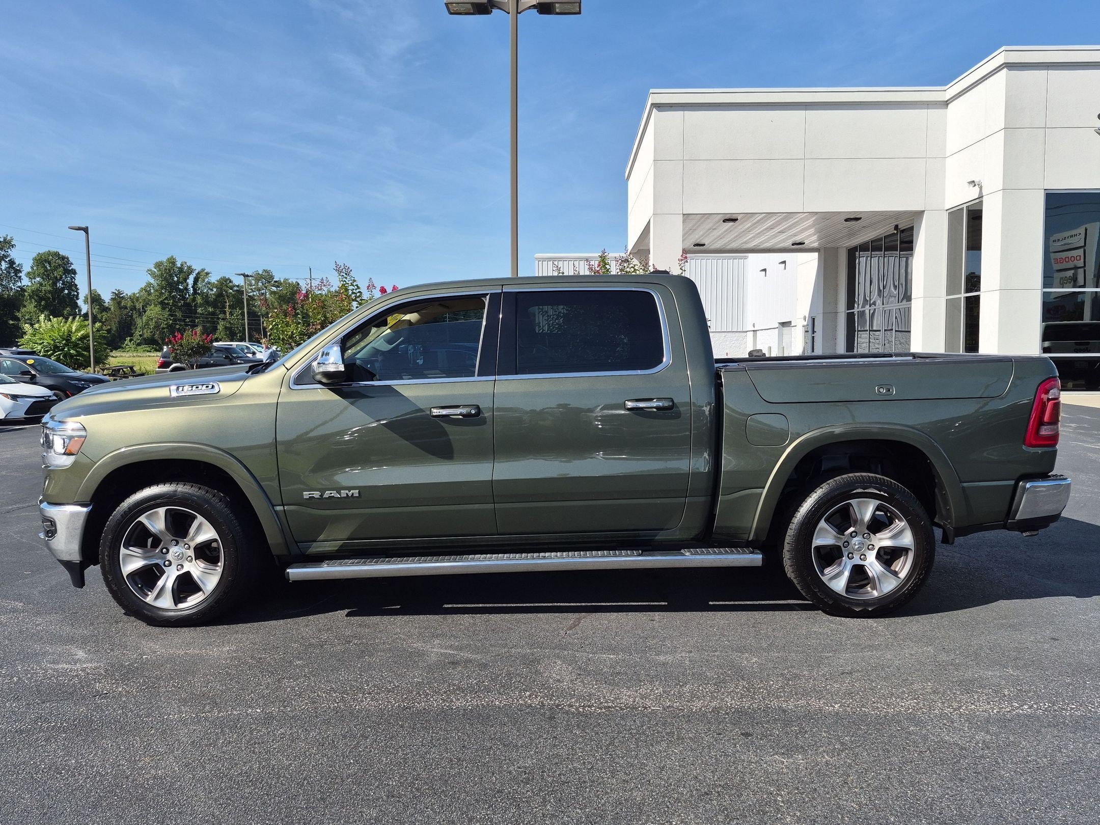 Used 2020 RAM 1500 Laramie AWD/4WD image 8