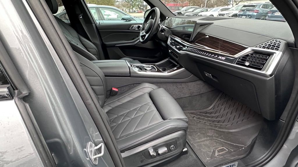 Used 2026 BMW X5 xDrive40i w/ M Sport Package image 6