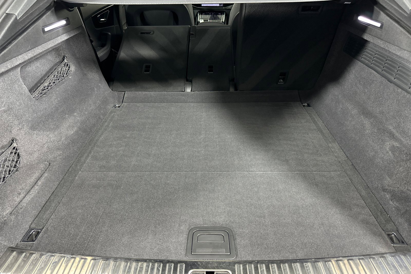 Used 2023 Audi Q8 Premium Plus w/ Premium Plus Package image 14