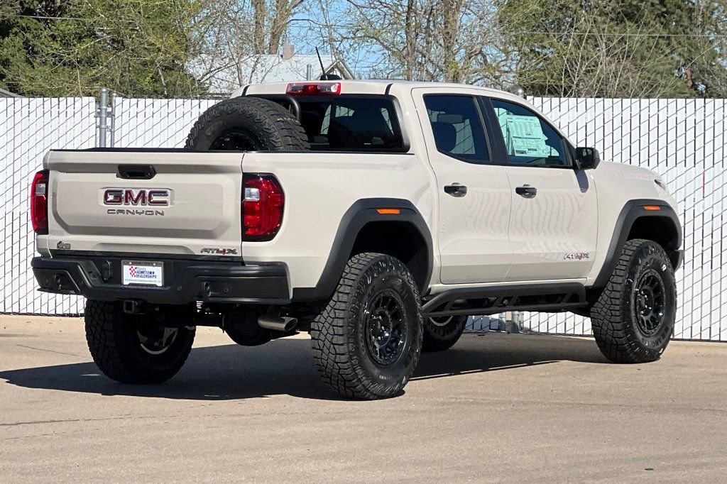New 2026 GMC Canyon AT4X w/ AT4X AEV Edition AWD/4WD image 4