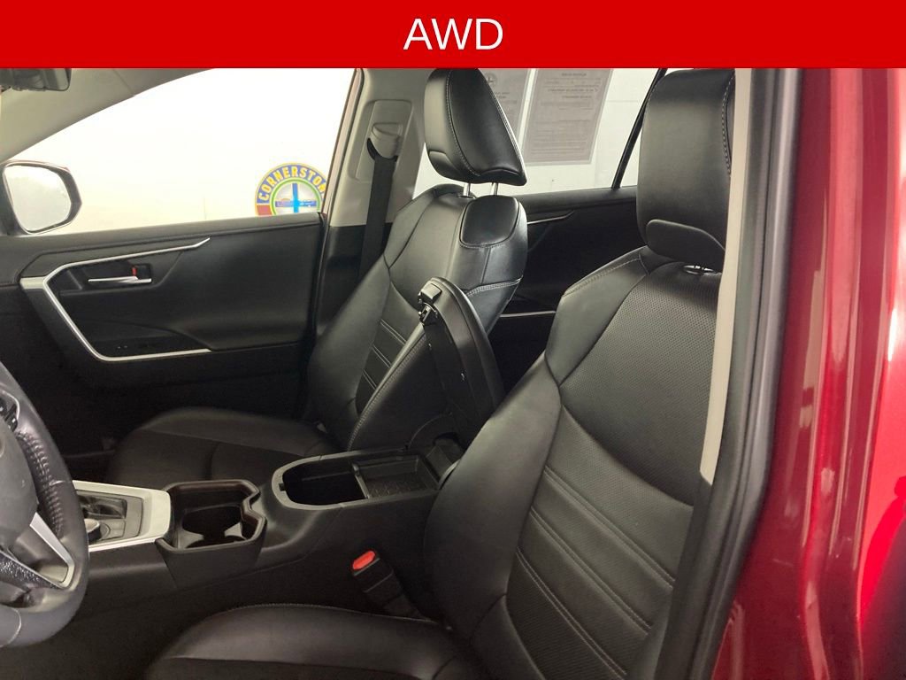 Used 2020 Toyota RAV4 Limited image 10
