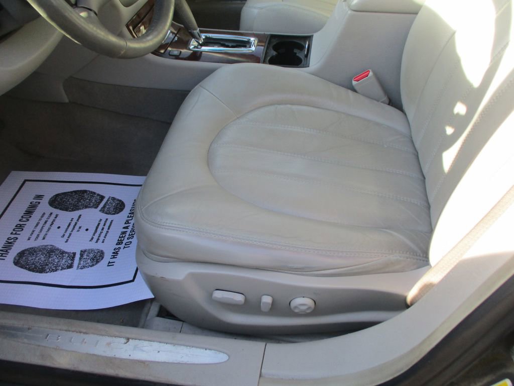 Used 2009 Buick Lucerne CXL w/ Driver Confidence Package FWD image 9