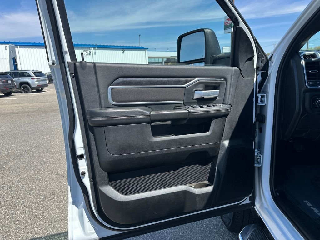 Used 2024 RAM 2500 Big Horn AWD/4WD image 18