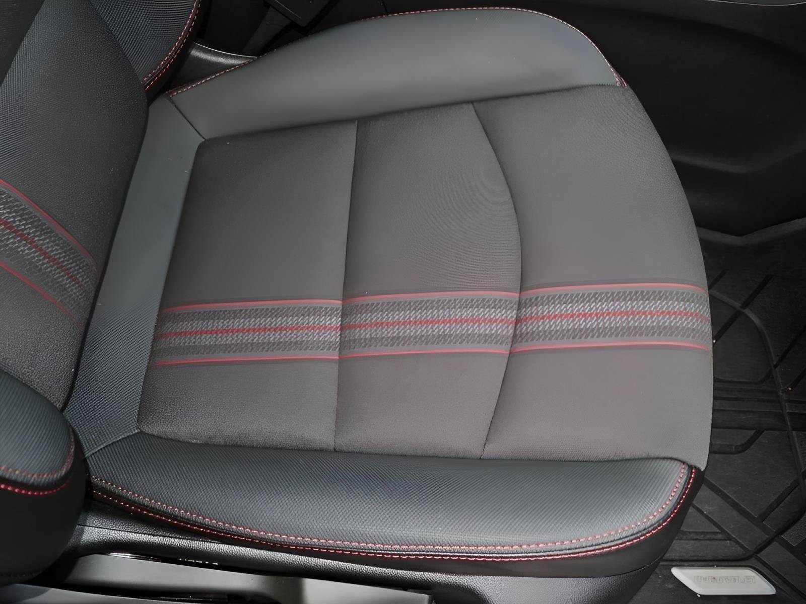 Used 2024 Chevrolet Equinox RS w/ LPO, Floor Liner Package FWD image 19