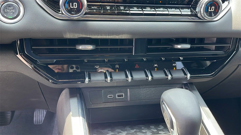 New 2025 GMC Canyon Elevation w/ Convenience Package image 19