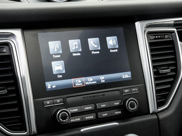 Used 2017 Porsche Macan image 18