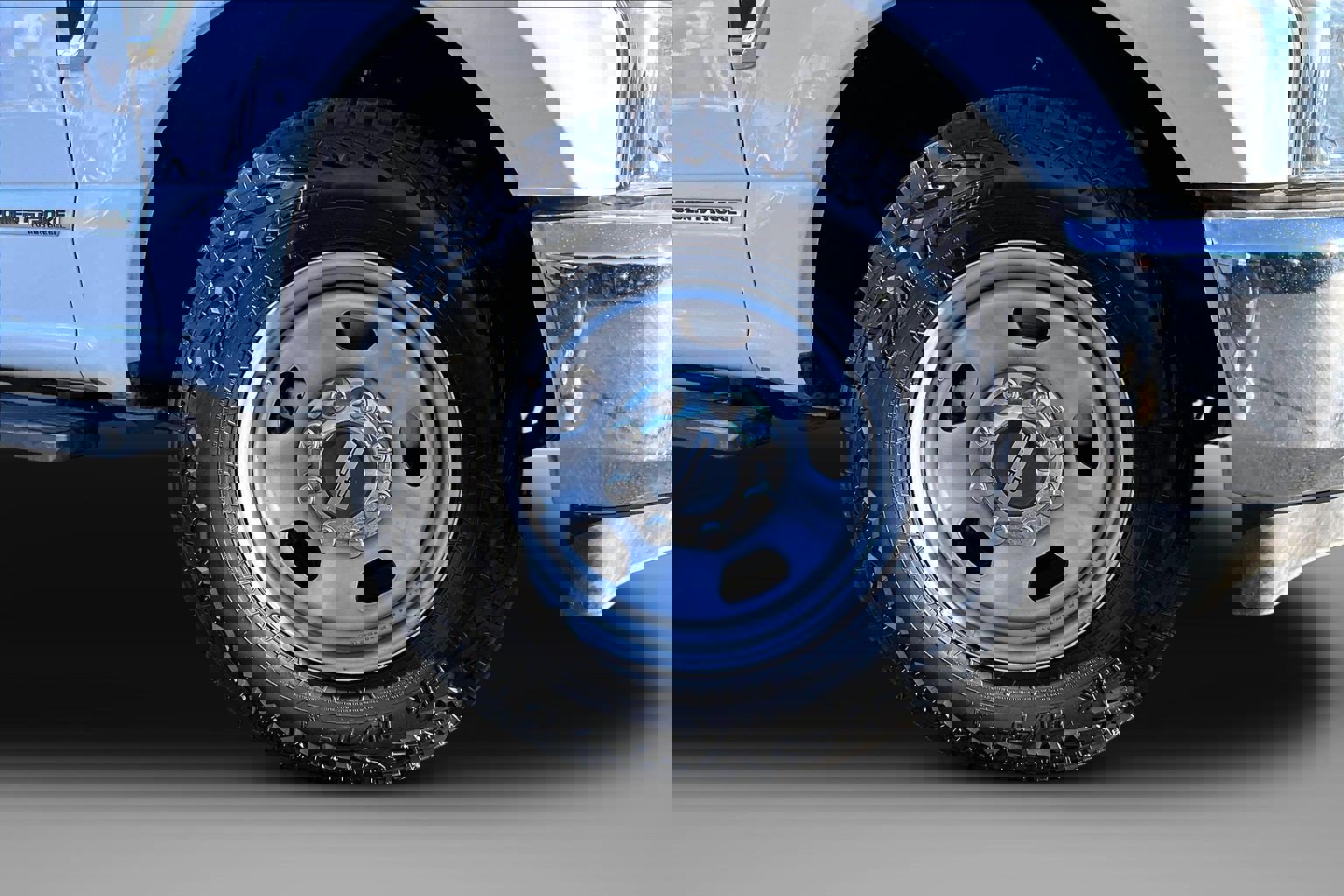 Used 2020 Ford F350 Lariat image 9