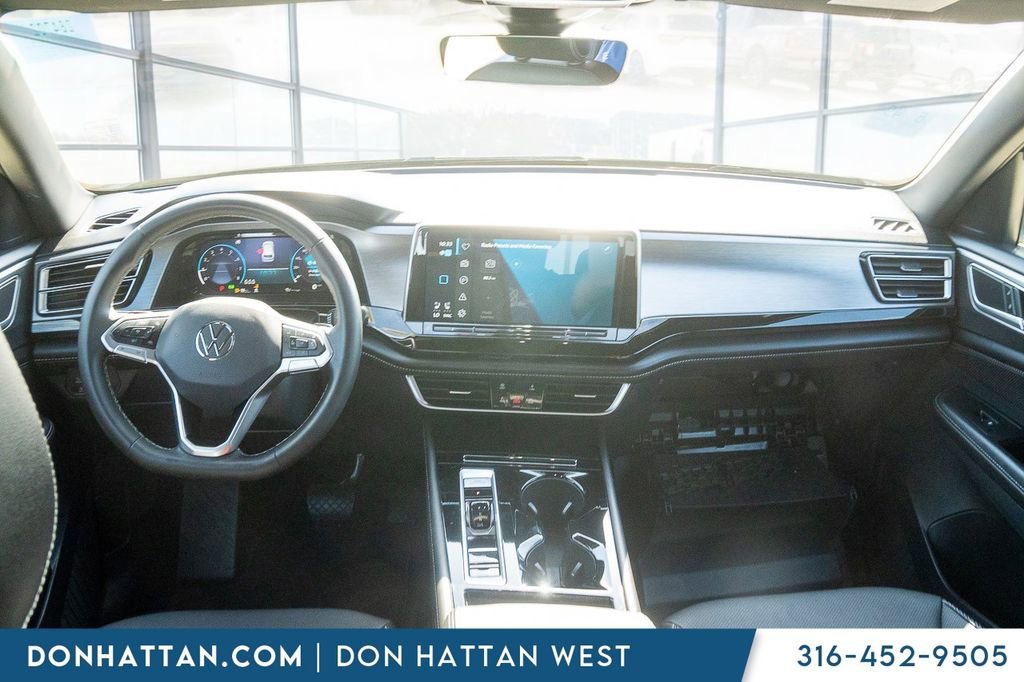 Used 2024 Volkswagen Atlas Cross Sport SE FWD image 4