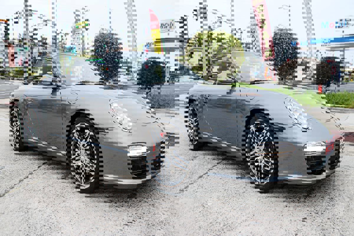 Used 2010 Porsche 911 Carrera S image 8