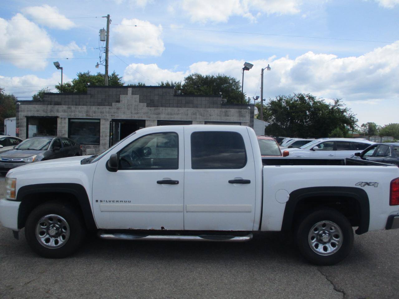Used 2008 Chevrolet Silverado 1500 LT AWD/4WD image 4