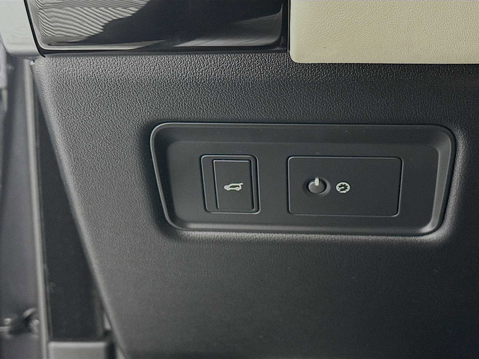 Used 2020 Land Rover Range Rover Sport HSE Dynamic image 13