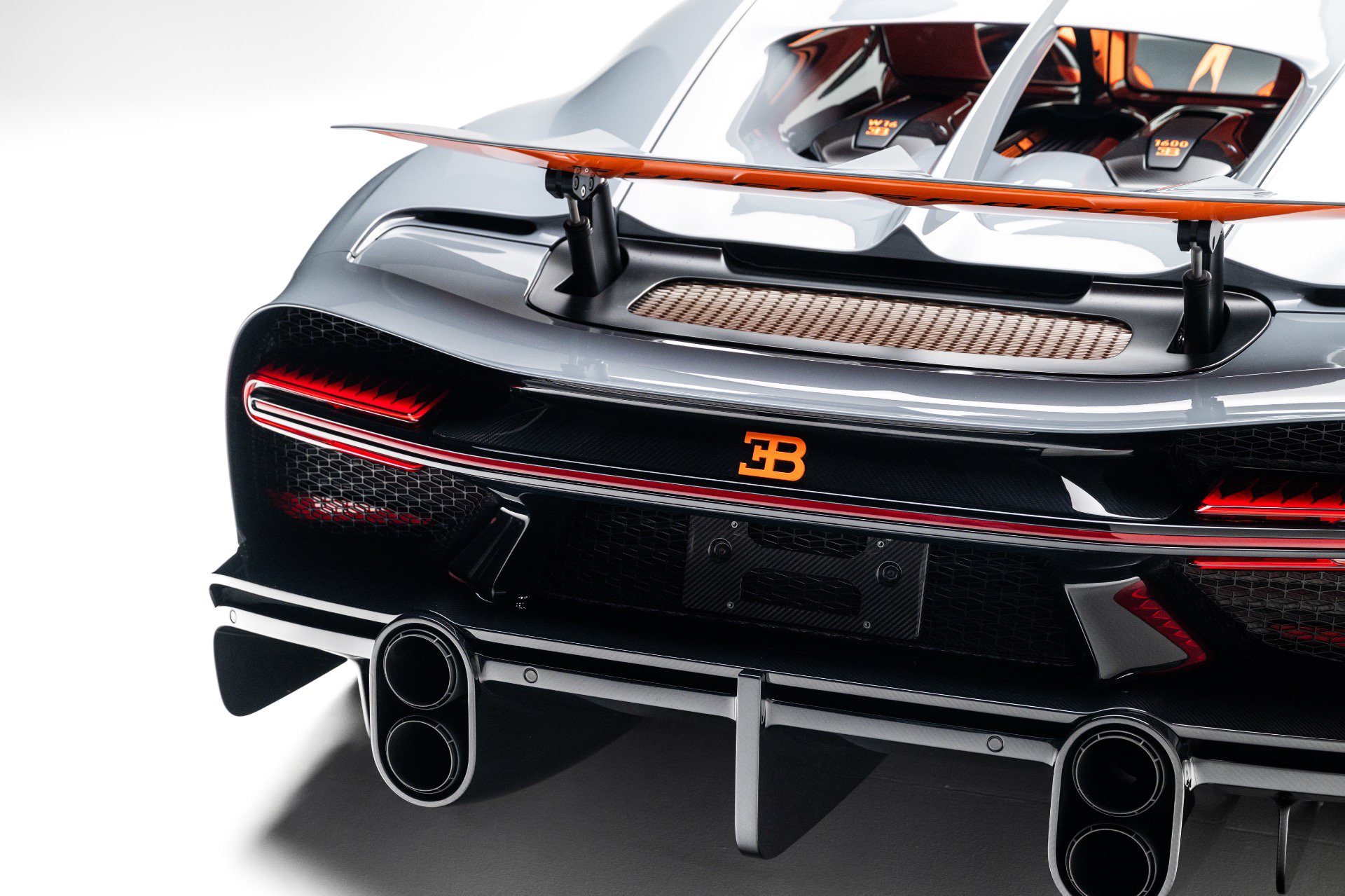 Used 2024 Bugatti Chiron Super Sport AWD/4WD image 45