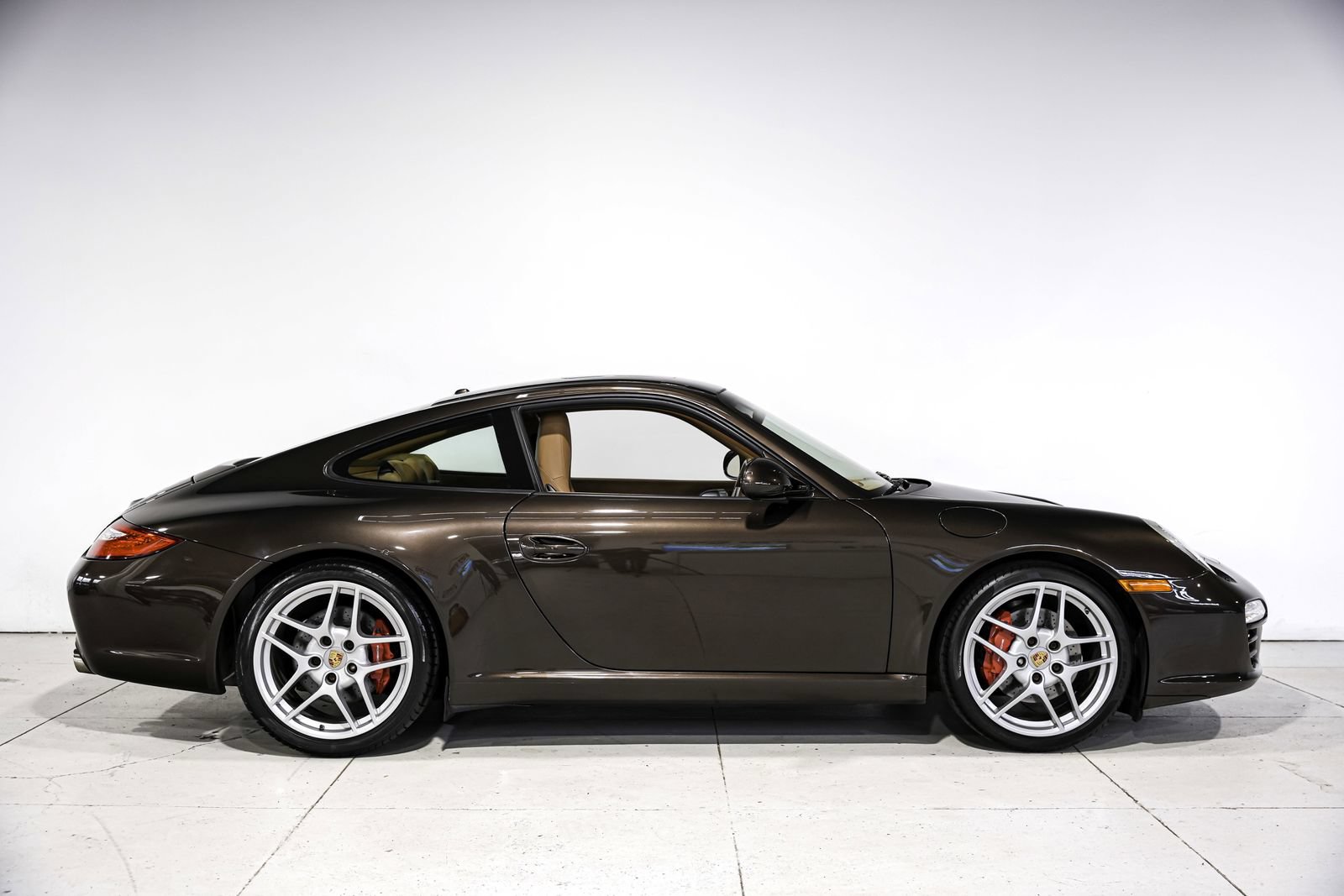 Used 2010 Porsche 911 Carrera S RWD image 2