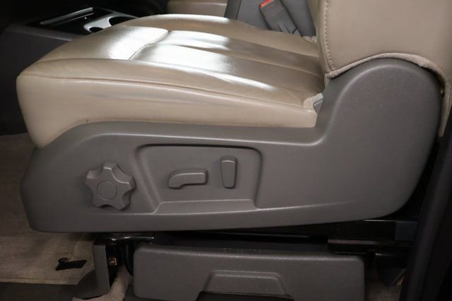 Used 2017 Nissan NV 3500 SL image 13