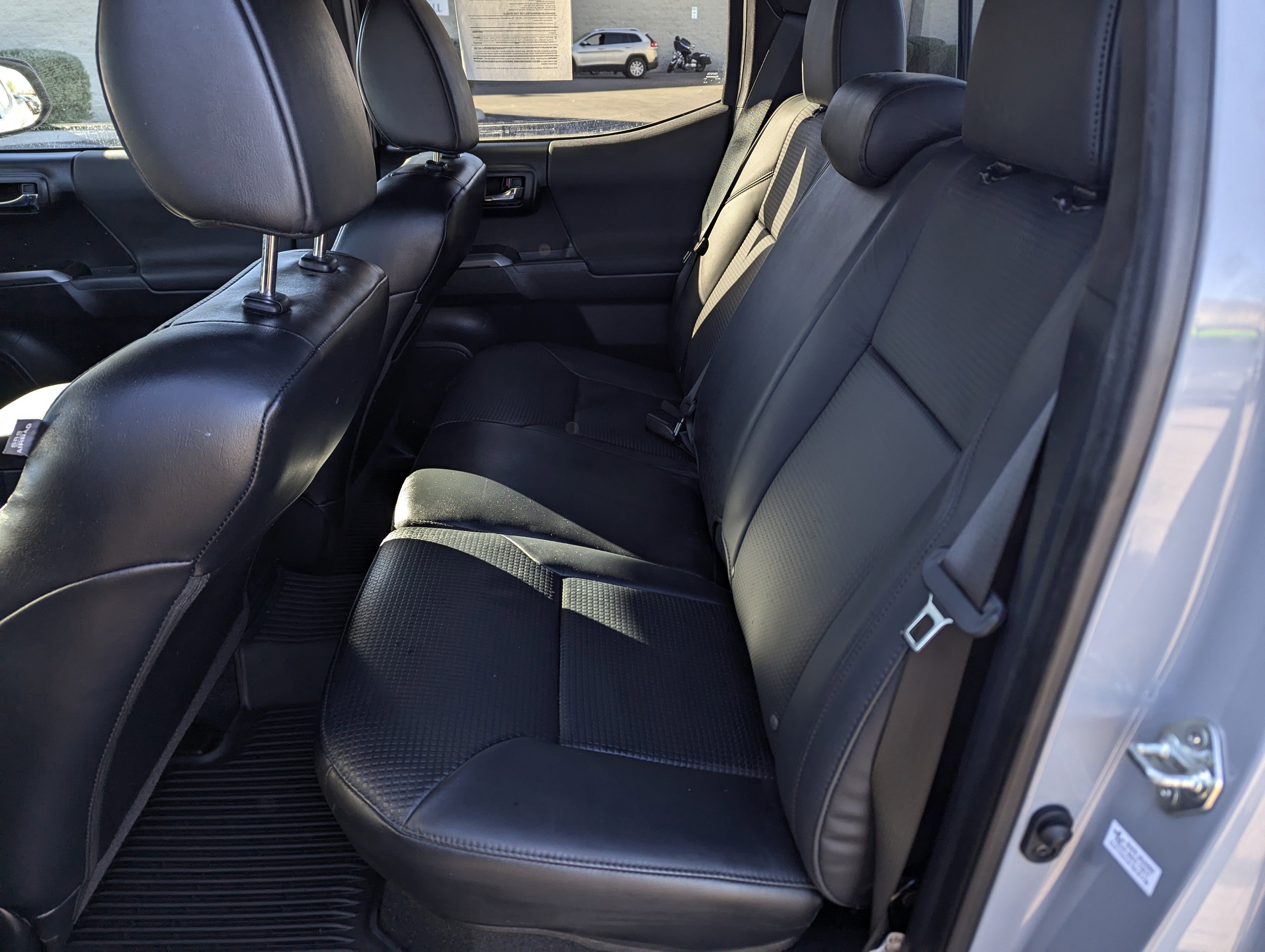 Used 2019 Toyota Tacoma TRD Off-Road image 9