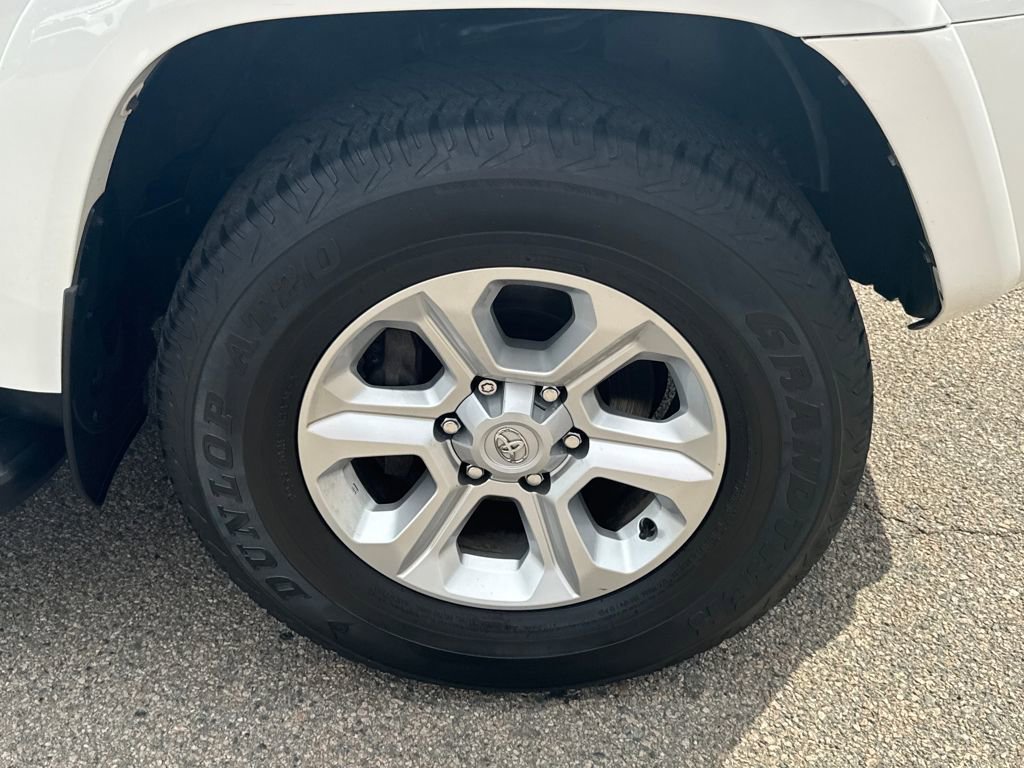 Used 2022 Toyota 4Runner SR5 Premium image 44