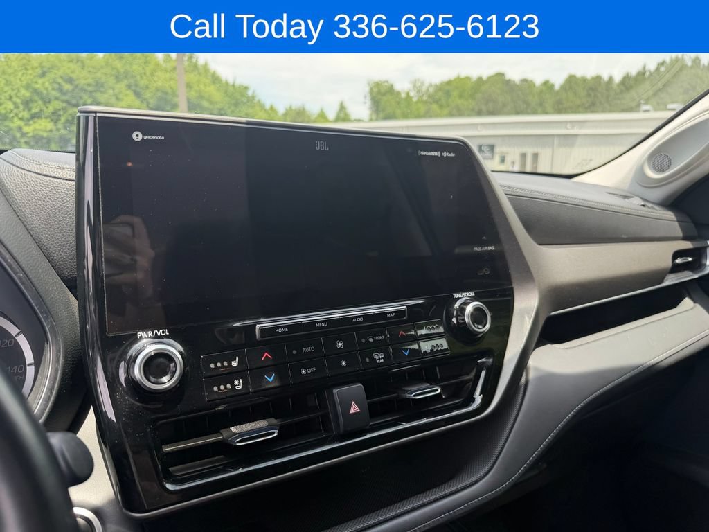 Used 2021 Toyota Highlander Limited FWD image 22