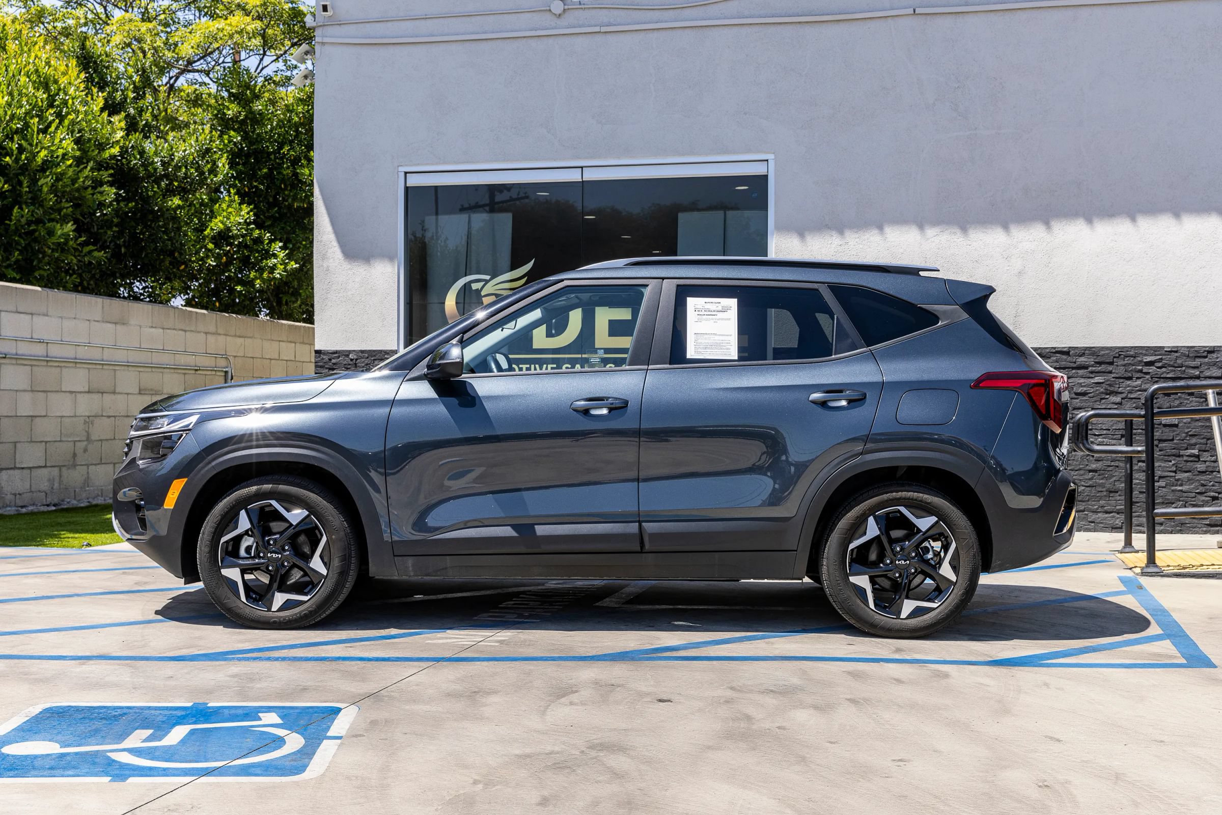 Used 2025 Kia Seltos S FWD image 10