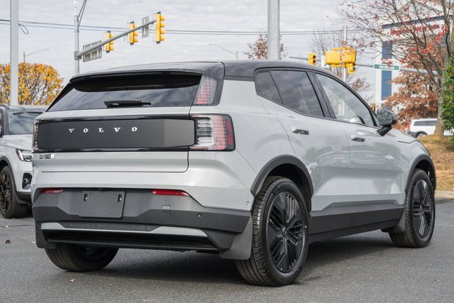 New 2026 Volvo EX30 Cross Country Ultra image 4