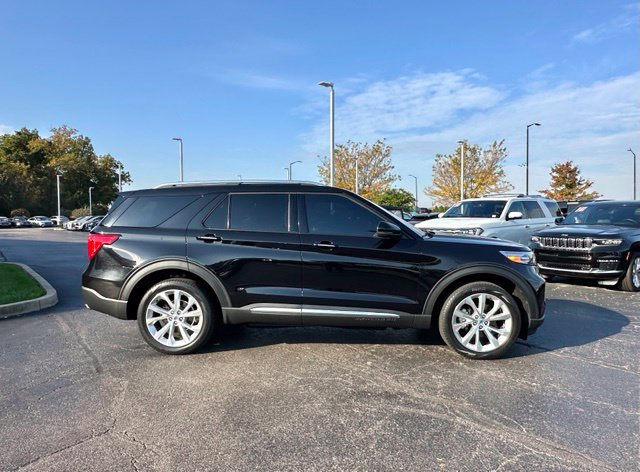 Used 2024 Ford Explorer Platinum w/ Technology Package AWD/4WD image 12