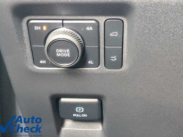 Used 2025 Ford Expedition Platinum w/ Driver's Package AWD/4WD image 34