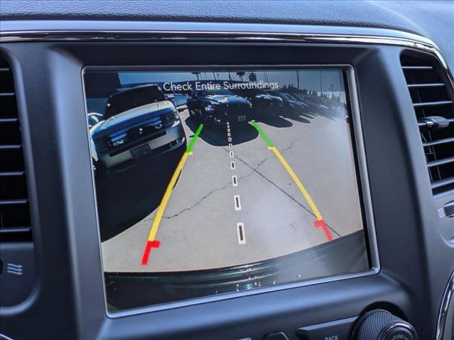 Used 2017 Jeep Grand Cherokee Altitude RWD image 13