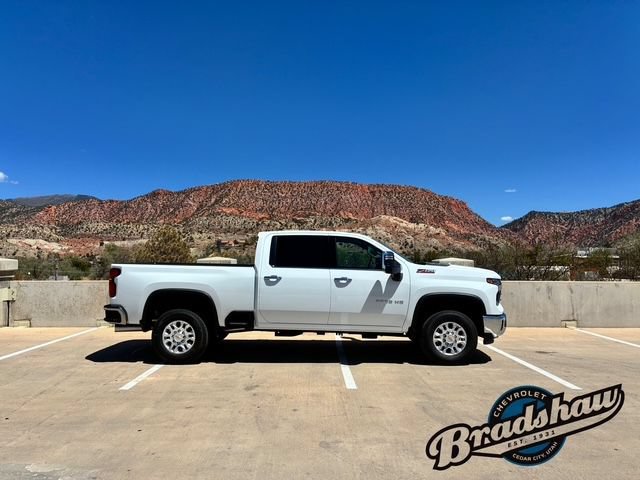 New 2026 Chevrolet Silverado 3500 LTZ w/ LTZ Convenience Package AWD/4WD image 3