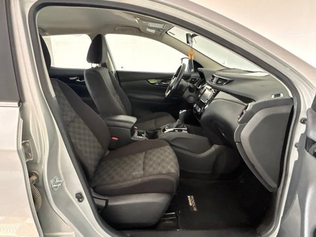 Used 2017 Nissan Rogue Sport SV w/ SV Premium Package AWD/4WD image 26