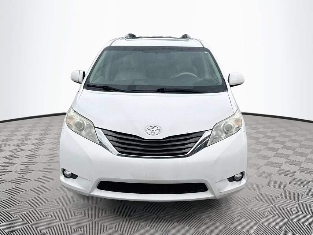 Used 2014 Toyota Sienna XLE FWD image 33