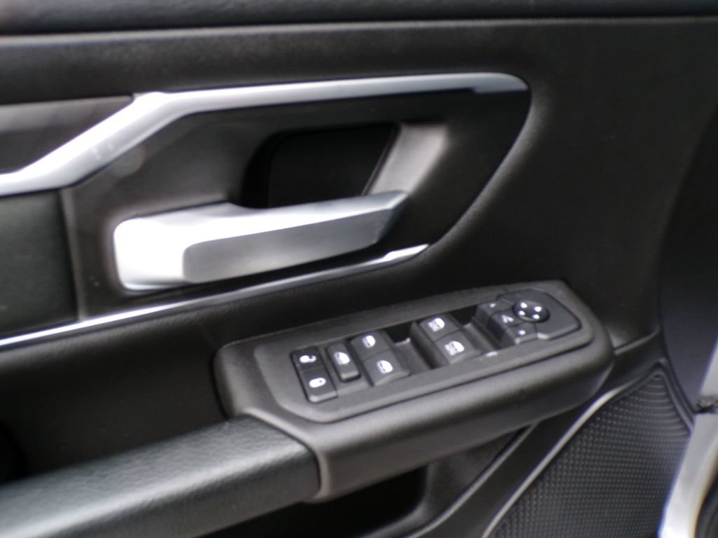 Used 2025 RAM 1500 Big Horn AWD/4WD image 23