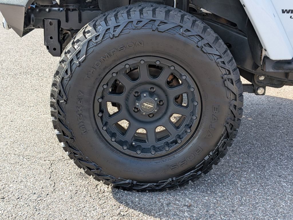 Used 2017 Jeep Wrangler Unlimited Sahara image 11
