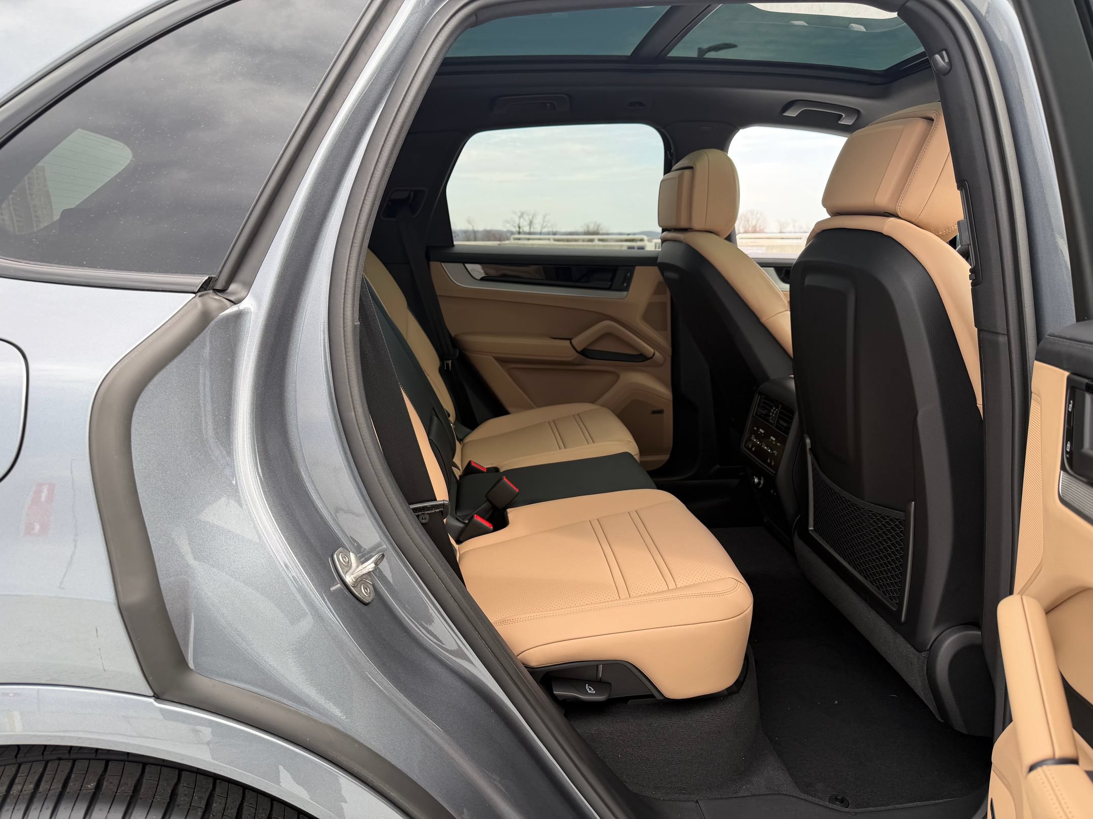 Certified 2026 Porsche Cayenne AWD/4WD image 19