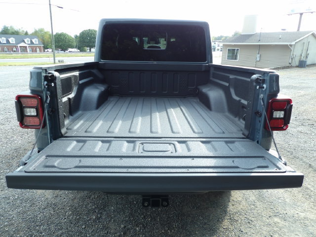 New 2026 Jeep Gladiator Mojave w/ Safety Group AWD/4WD image 10
