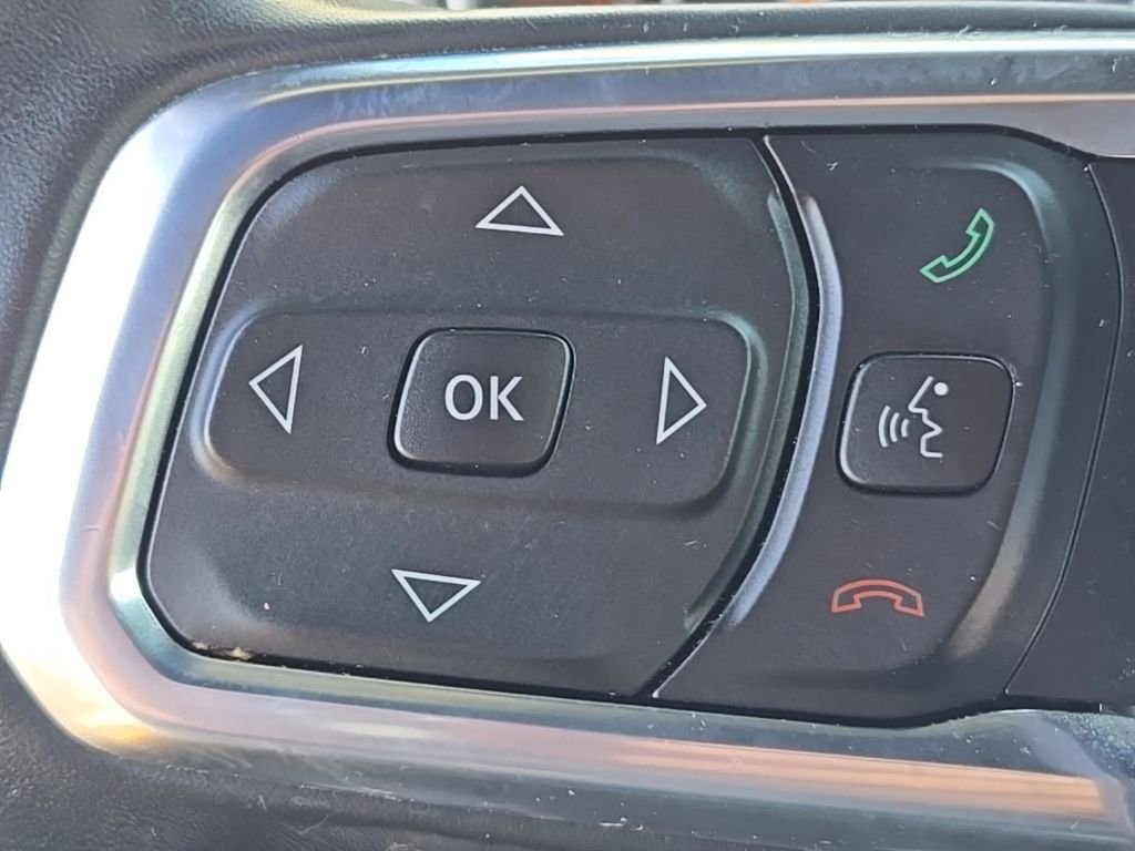 Used 2020 Jeep Wrangler Unlimited Sahara w/ Safety Group AWD/4WD image 28