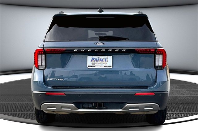 Used 2025 Ford Explorer Active w/ Active Comfort Package image 5