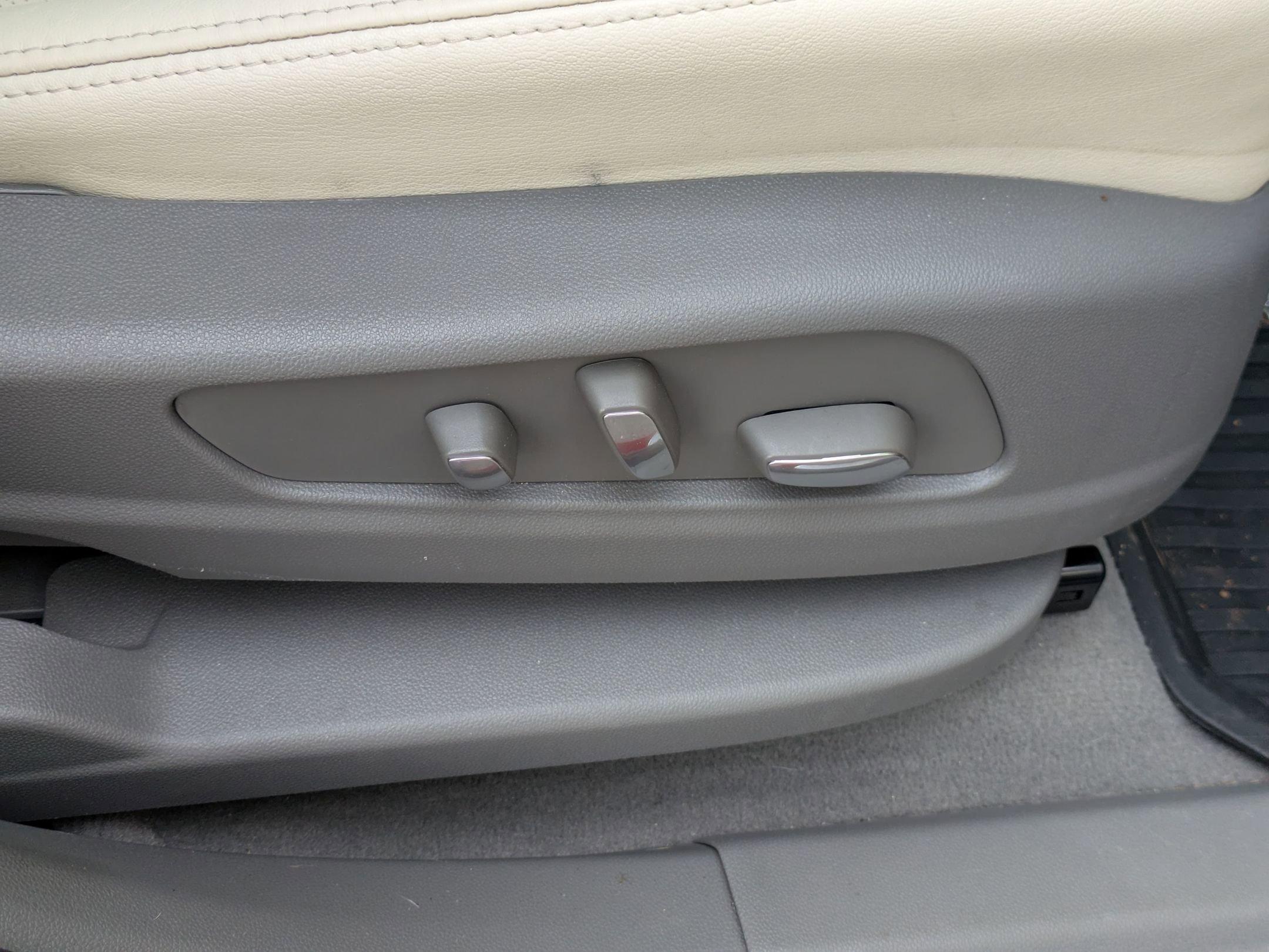 Used 2023 Cadillac XT6 Premium Luxury w/ Technology Package image 43