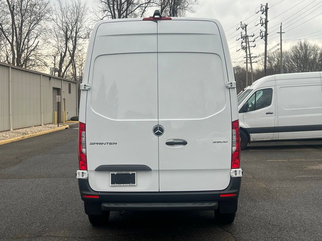 Used 2025 Mercedes-Benz Sprinter 2500 image 5