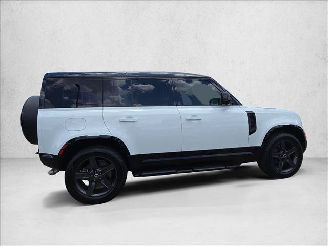 Used 2025 Land Rover Defender 110 X-Dynamic SE AWD/4WD video 4