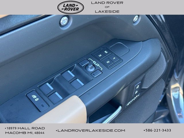 Used 2026 Land Rover Defender 110 X-Dynamic SE AWD/4WD image 12