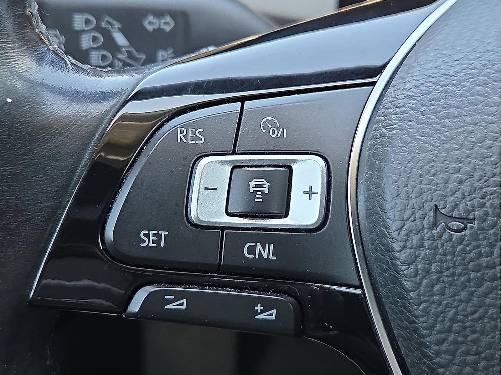 Used 2020 Volkswagen Passat 2.0T SE image 18