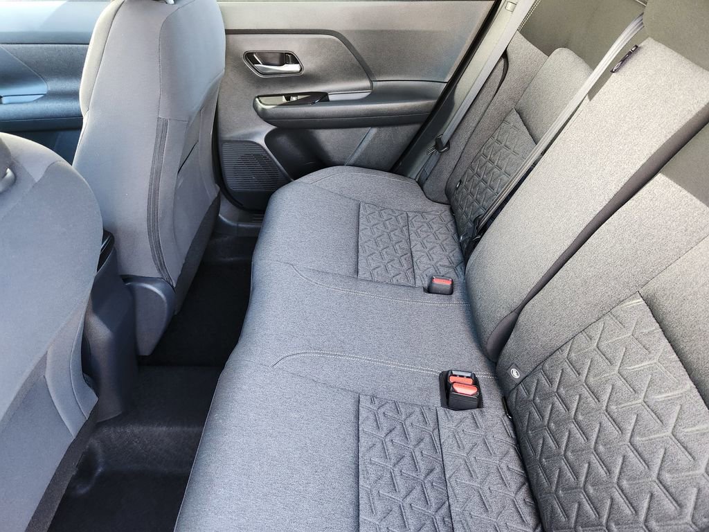 Used 2025 Nissan Kicks SV image 12