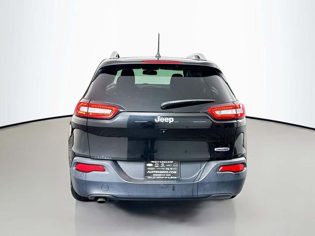 Used 2017 Jeep Cherokee Latitude w/ Cold Weather Group image 6