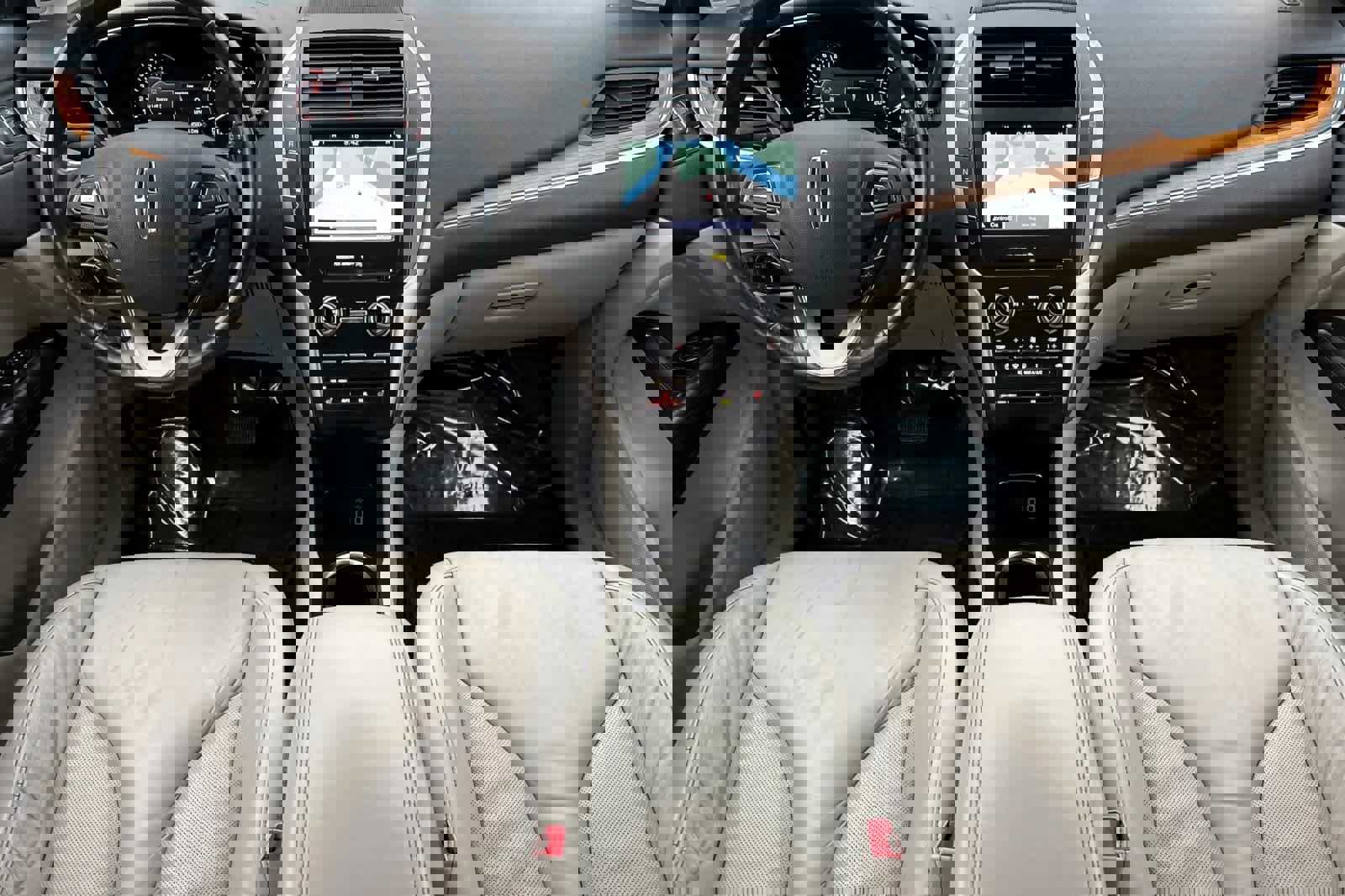 Used 2018 Lincoln MKC Select w/ Select Plus Package image 3